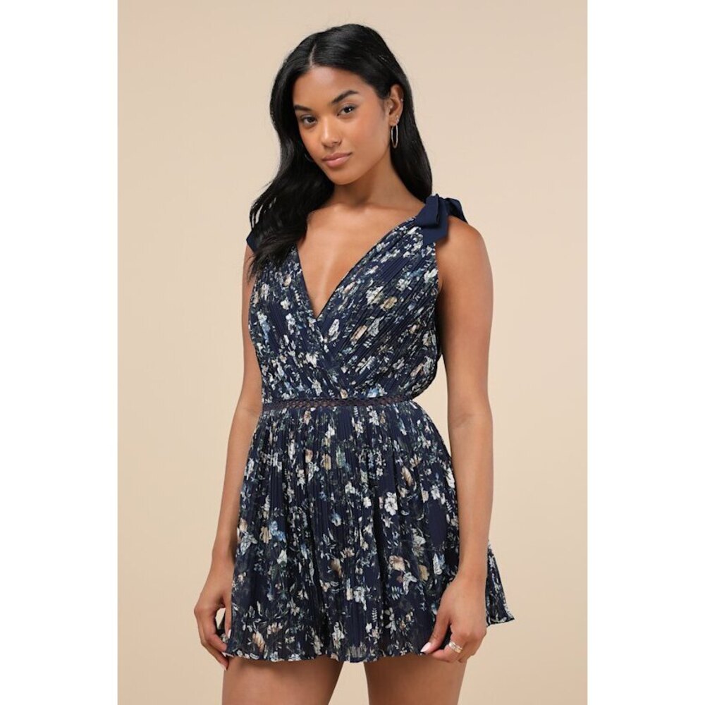Lulus Exceptionally Playful Navy Blue Floral Plisse Sleeveless Romper - Size S